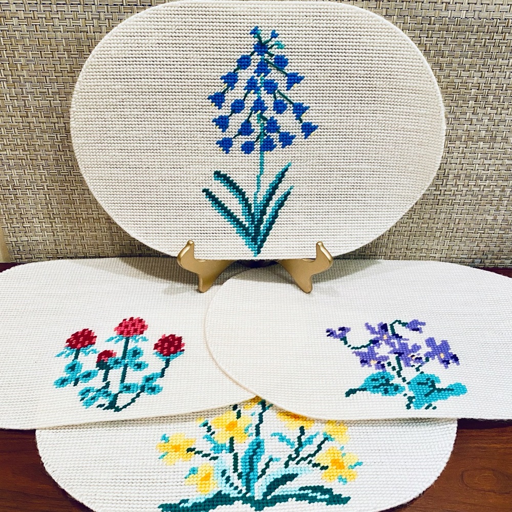 🌟HP🌟NWOT Handmade Needlepoint Floral Placemats 4